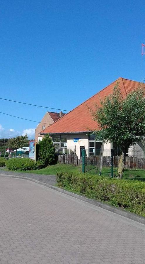 Luxueuze Stacaravan 4Pers Met Terras En Tuintje Bredene Zewnętrze zdjęcie