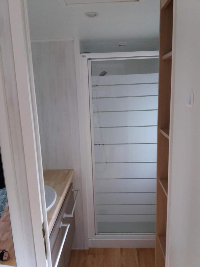 Luxueuze Stacaravan 4Pers Met Terras En Tuintje Bredene Zewnętrze zdjęcie