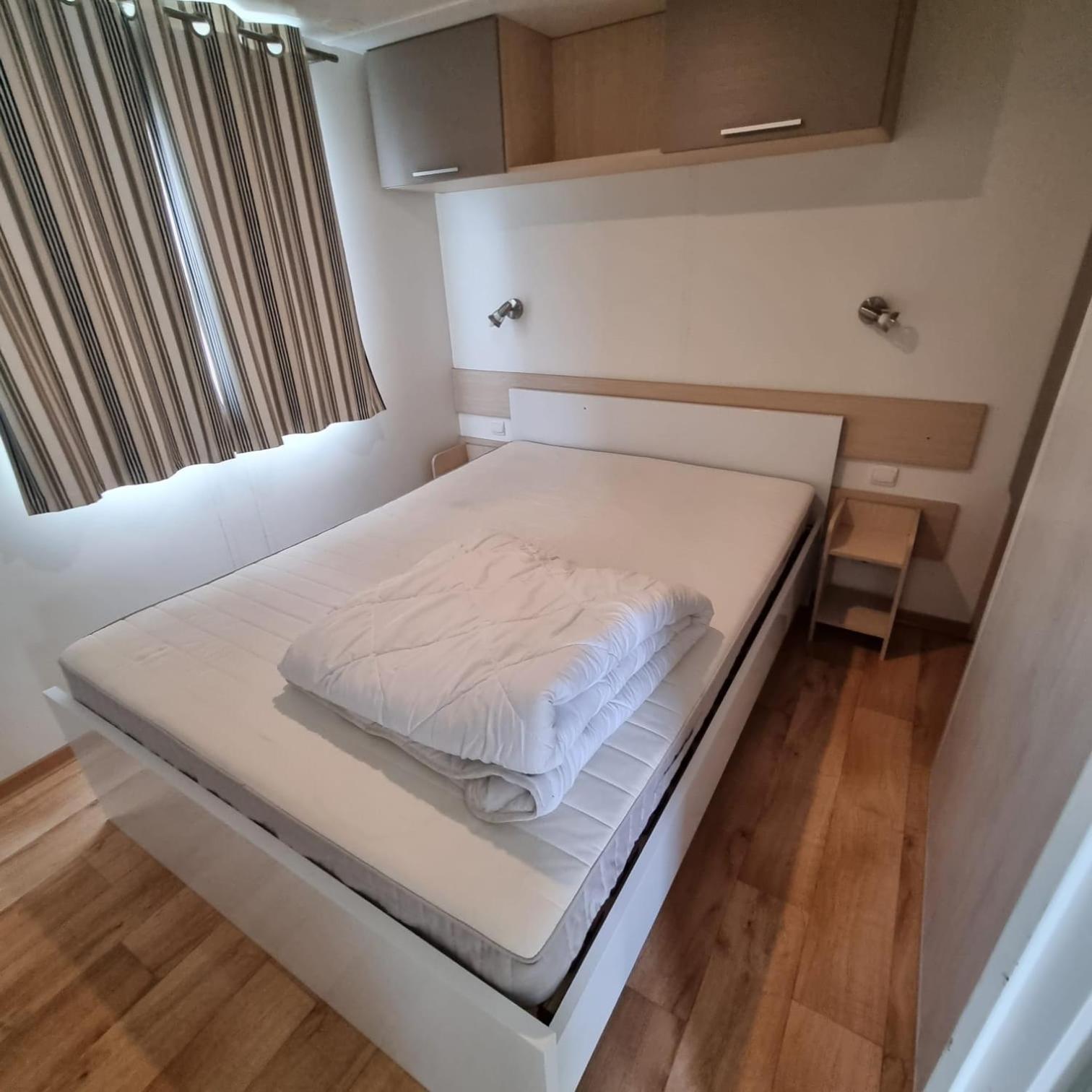 Luxueuze Stacaravan 4Pers Met Terras En Tuintje Bredene Zewnętrze zdjęcie